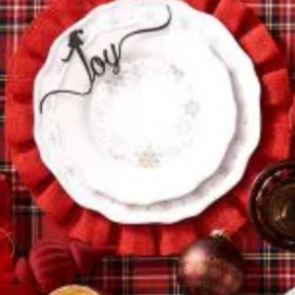 NEW CHRISTMAS TABLE DECOR -- Holiday Words, Good for Plating, Seat Assignments - Picture 4 of 10